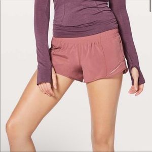 Lululemon Hotty Hot Short II 2.5” in Quicksand RARE